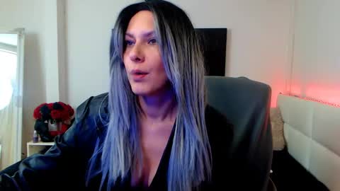 Snapshot of mistressevelyn_ chatting on 01/20/25, 06:21 MistressEvelyn  online show from 01/20/25, 06:21