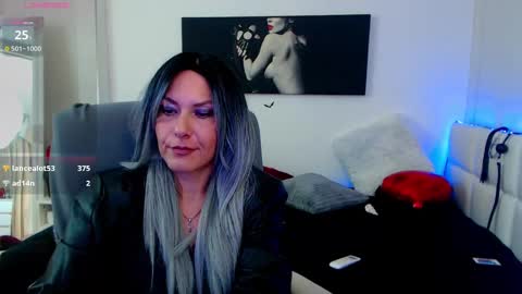Snapshot of mistressevelyn_ chatting on 02/17/25, 06:31 MistressEvelyn  online show from 02/17/25, 06:31