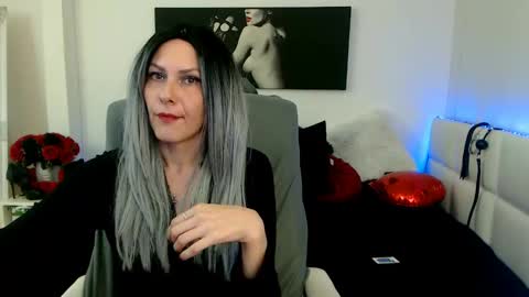 Snapshot of mistressevelyn_ chatting on 02/26/25, 11:30 MistressEvelyn  online show from 02/26/25, 11:30