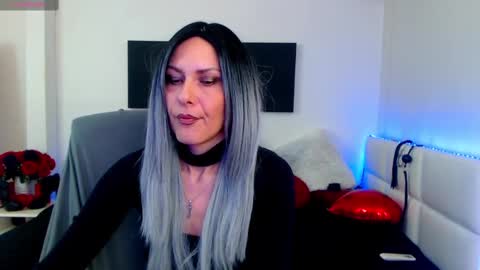 Snapshot of mistressevelyn_ chatting on 02/28/25, 07:05 MistressEvelyn  online show from 02/28/25, 07:05