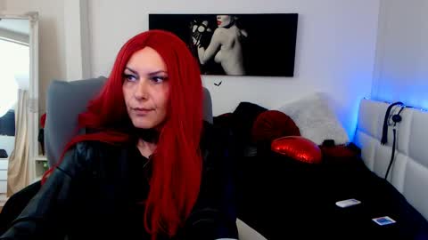 Snapshot of mistressevelyn_ chatting on 03/03/25, 05:20 MistressEvelyn  online show from 03/03/25, 05:20