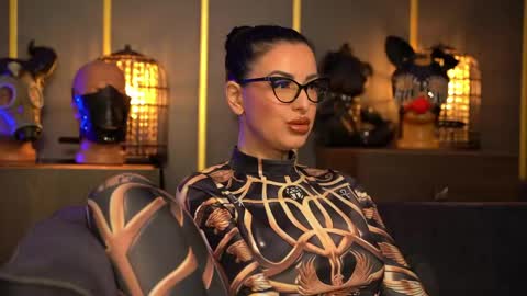 Snapshot of mistresskellykent chatting on 05/14/26, 08:26 Mistress Kelly online show from 05/14/26, 08:26