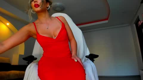 Snapshot of mistresskenda chatting on 06/10/26, 04:28 Mistress KiRa online show from 06/10/26, 04:28