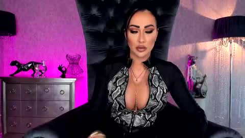Snapshot of mistresskennya chatting on 02/27/26, 08:20 mistresskennya online show from 02/27/26, 08:20