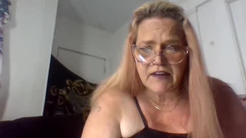 Snapshot of mistressmich623603 chatting on 10/31/25, 04:19 thick playful mistress  new mature hornygranny online show from 10/31/25, 04:19