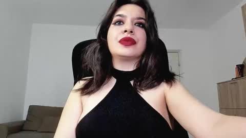 Snapshot of mistressmichelle5 chatting on 03/05/25, 11:16 YourGoddessM online show from 03/05/25, 11:16