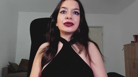 Snapshot of mistressmichelle5 chatting on 09/15/25, 01:00 YourGoddessM online show from 09/15/25, 01:00