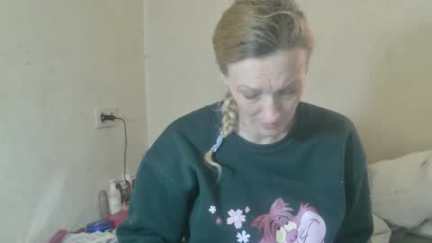 Snapshot of mistressmilly32 chatting on 04/19/26, 08:57 mistressmilly32 online show from 04/19/26, 08:57