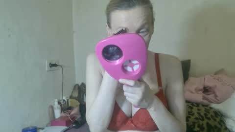 Snapshot of mistressmilly32 chatting on 04/19/26, 07:05 mistressmilly32 online show from 04/19/26, 07:05