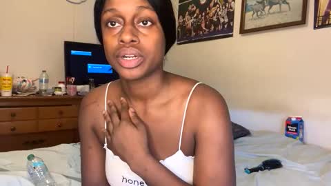 Snapshot of mistressmimi__ chatting on 01/15/26, 05:05 Goddessmimi online show from 01/15/26, 05:05