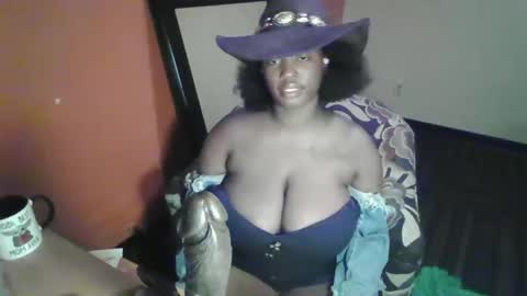 Snapshot of mistressmochareign chatting on 04/14/26, 02:17 mistressmochareign online show from 04/14/26, 02:17