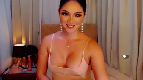 Snapshot of mistressseductionleah chatting on 12/05/24, 02:42 Leah online show from 12/05/24, 02:42