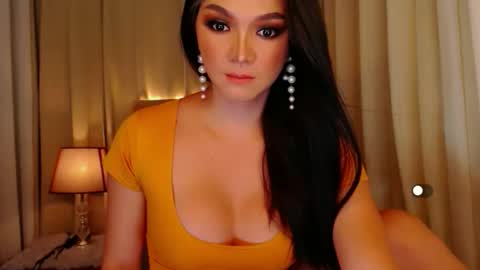 Snapshot of mistressseductionleah chatting on 04/17/26, 08:45 Leah online show from 04/17/26, 08:45
