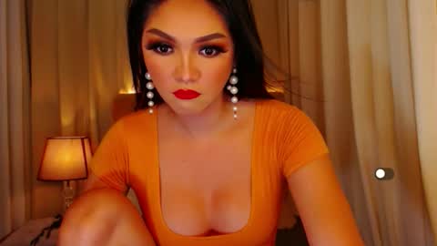 Snapshot of mistressseductionleah chatting on 04/19/26, 08:44 Leah online show from 04/19/26, 08:44