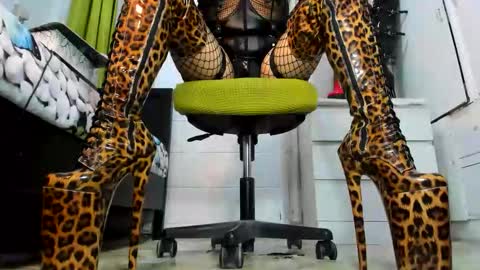 Snapshot of mistresstiffany69 chatting on 04/14/26, 12:49 Tiffany online show from 04/14/26, 12:49