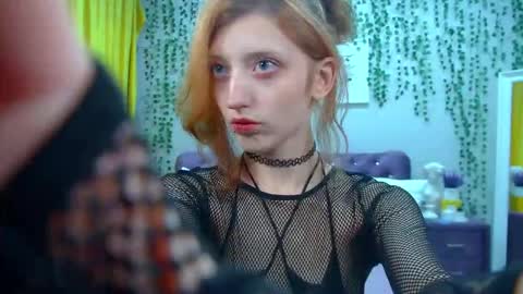 Snapshot of mistymarlow chatting on 10/13/25, 06:19 Misty online show from 10/13/25, 06:19