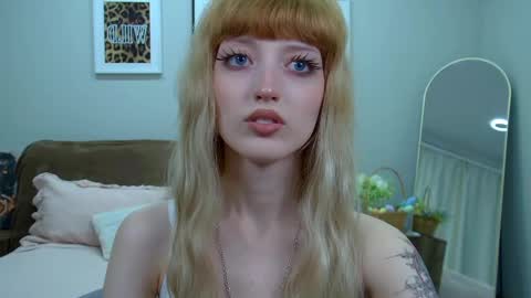 Snapshot of mistymarlow chatting on 04/18/26, 05:17 Misty online show from 04/18/26, 05:17