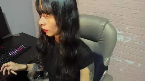 Snapshot of mistymooon chatting on 03/20/26, 12:32 Emma online show from 03/20/26, 12:32