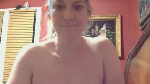 Snapshot of mistymountains96 chatting on 03/07/26, 06:43 Misty Mountains online show from 03/07/26, 06:43