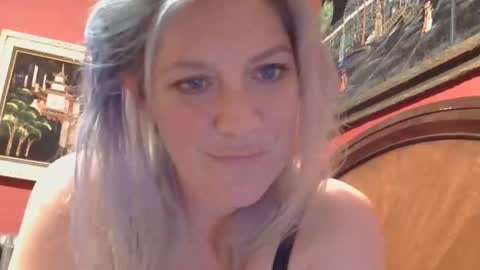 Snapshot of mistymountains96 chatting on 03/08/26, 03:54 Misty Mountains online show from 03/08/26, 03:54