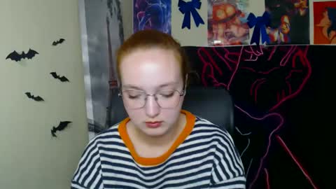 Snapshot of mistyrosee chatting on 04/21/26, 06:41 Aria online show from 04/21/26, 06:41