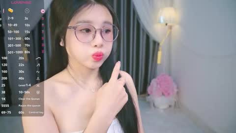 Snapshot of mit2244 chatting on 10/31/25, 01:50 Mt online show from 10/31/25, 01:50