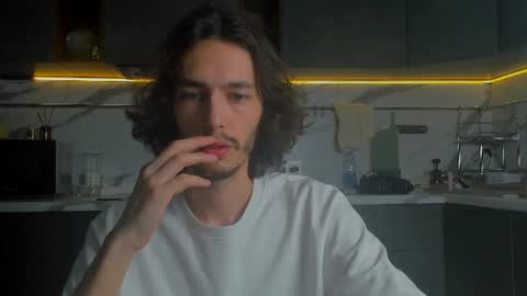 Snapshot of mitchelkurse chatting on 06/27/26, 12:59 MitchelKurse online show from 06/27/26, 12:59