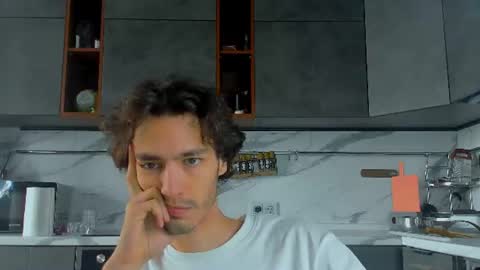 Snapshot of mitchelkurse chatting on 07/22/26, 01:36 MitchelKurse online show from 07/22/26, 01:36