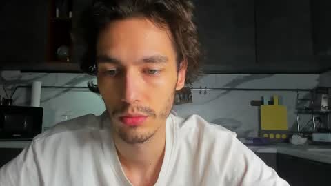 Snapshot of mitchelkurse chatting on 07/28/26, 12:51 MitchelKurse online show from 07/28/26, 12:51