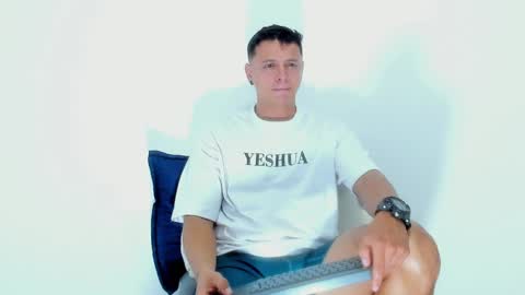 Snapshot of mitchellburns chatting on 12/26/24, 05:26 mitchell online show from 12/26/24, 05:26