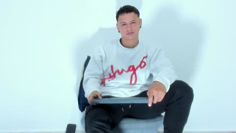 Snapshot of mitchellburns chatting on 12/27/24, 03:31 mitchell online show from 12/27/24, 03:31