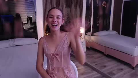 Snapshot of miticabrennet chatting on 09/11/25, 12:22 Mtica Brennet online show from 09/11/25, 12:22