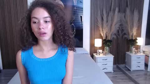 Snapshot of miticabrennet chatting on 09/25/25, 03:21 Mtica Brennet online show from 09/25/25, 03:21