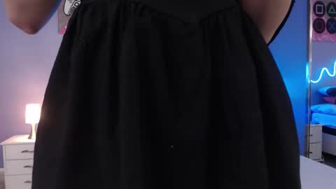 Snapshot of miticabrennet chatting on 10/04/25, 03:43 Mtica Brennet online show from 10/04/25, 03:43