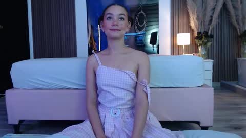 Snapshot of miticabrennet chatting on 10/30/25, 03:30 Mtica Brennet online show from 10/30/25, 03:30