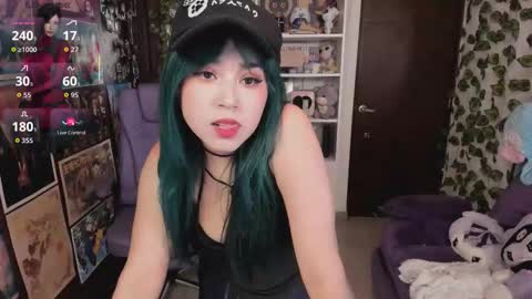 Snapshot of mitsu_dva chatting on 03/13/26, 02:07 Emili online show from 03/13/26, 02:07