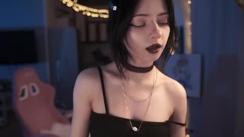 Snapshot of miuri_miy chatting on 04/10/26, 06:12 Yuka online show from 04/10/26, 06:12