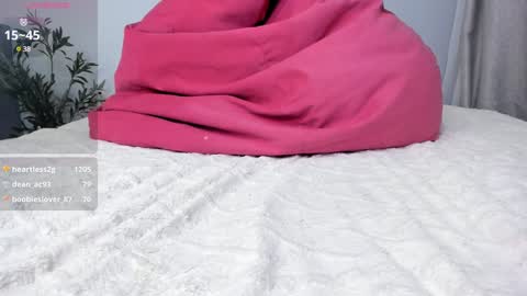 Snapshot of miwa_kasumi chatting on 12/09/24, 06:35   MIa   online show from 12/09/24, 06:35