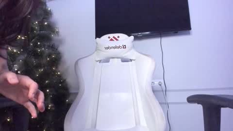 Snapshot of miwa_kasumi chatting on 01/14/25, 02:53   MIa   online show from 01/14/25, 02:53