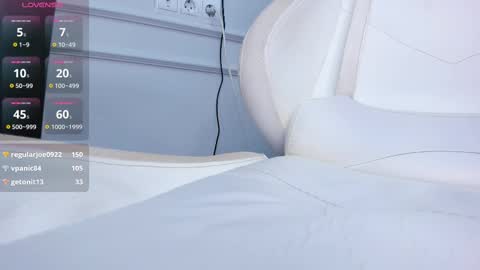 Snapshot of miwa_kasumi chatting on 02/17/25, 04:37   MIa   online show from 02/17/25, 04:37