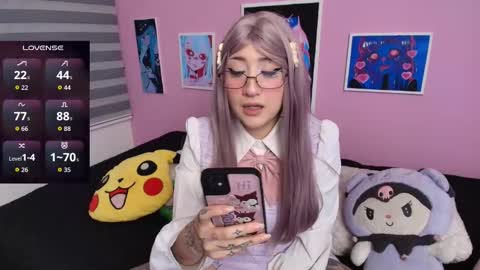 Snapshot of miwaviolet chatting on 09/22/25, 12:12 Miwa Violet online show from 09/22/25, 12:12