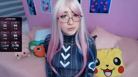 Snapshot of miwaviolet chatting on 10/20/25, 12:00 Miwa Violet online show from 10/20/25, 12:00