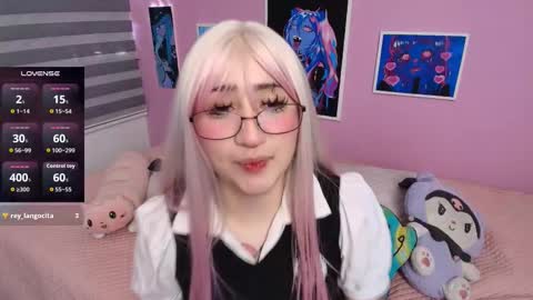 Snapshot of miwaviolet chatting on 11/08/25, 06:07 Miwa Violet online show from 11/08/25, 06:07