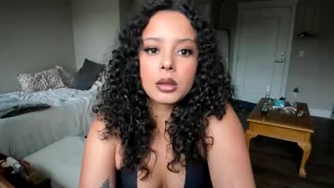 Snapshot of mixedbeauty45 chatting on 05/13/26, 01:36 mixedbeauty45 online show from 05/13/26, 01:36