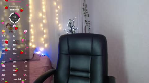 Snapshot of mixie_cute chatting on 01/12/25, 09:29 mixie_cute online show from 01/12/25, 09:29