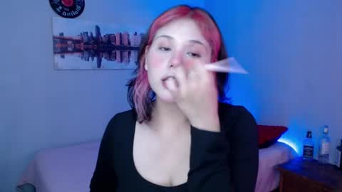 Snapshot of mixie_cute chatting on 03/07/25, 08:33 mixie_cute online show from 03/07/25, 08:33