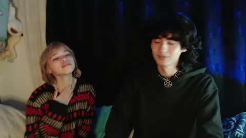 Snapshot of mixipeach chatting on 05/16/26, 04:09 Naomi and Nekorii online show from 05/16/26, 04:09