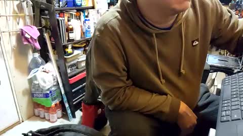 Snapshot of mixtasiaj chatting on 12/17/25, 11:49 J online show from 12/17/25, 11:49