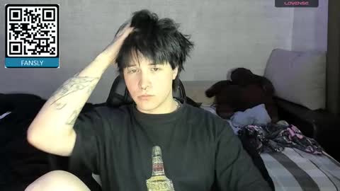 MeowMiku online show from 10/23/25, 05:23