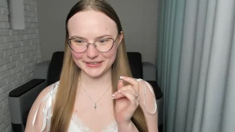 Miya online show from 03/11/25, 09:37